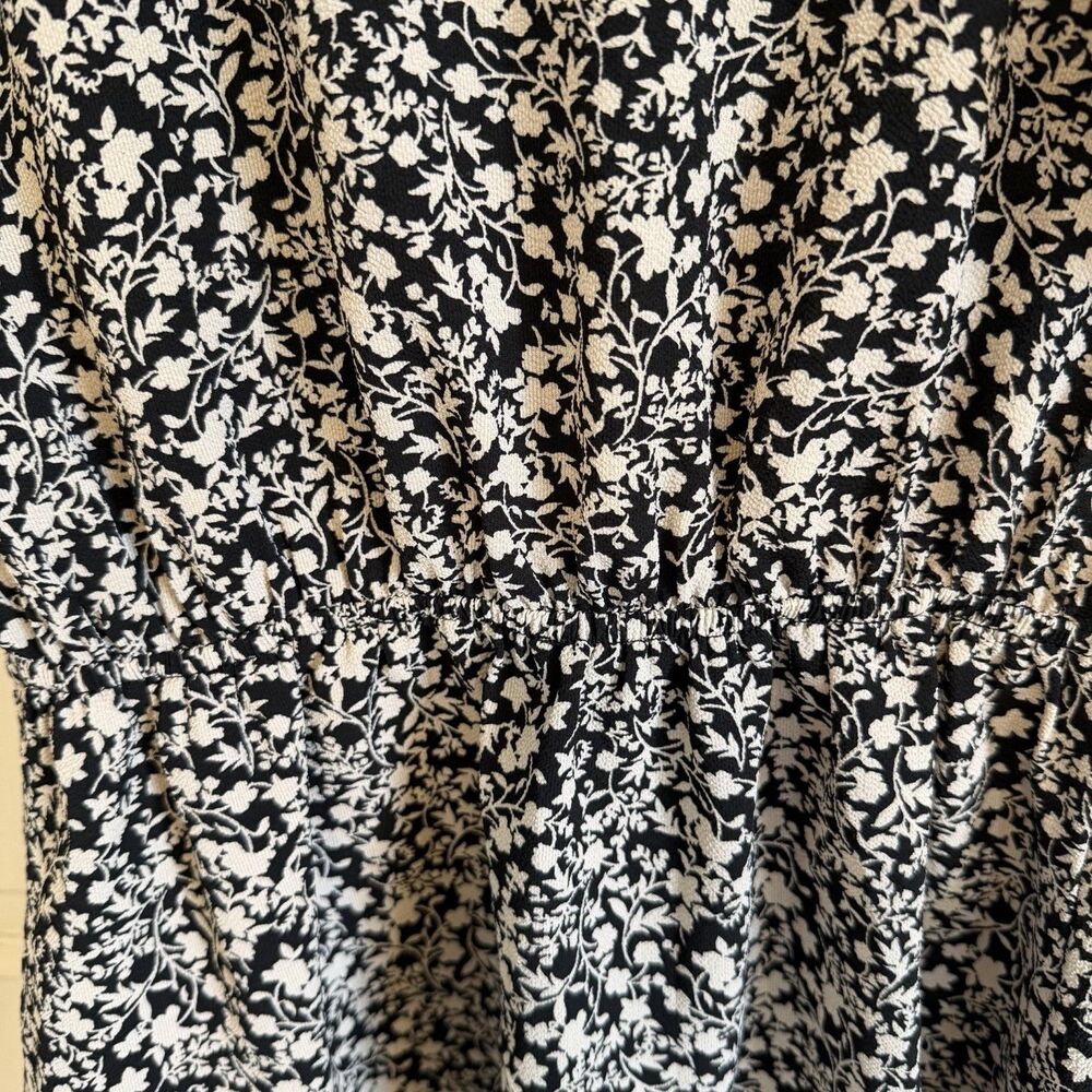 Monteau Los Angeles Womens M Black White Floral V-Neck Flutter Sleeve Tie Blouse - Picture 2 of 11